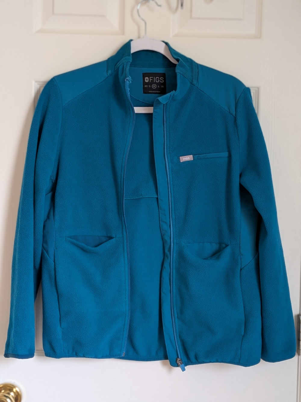 FIGS  On Shift Fleece Teal Zip-Front Jacket, Medium